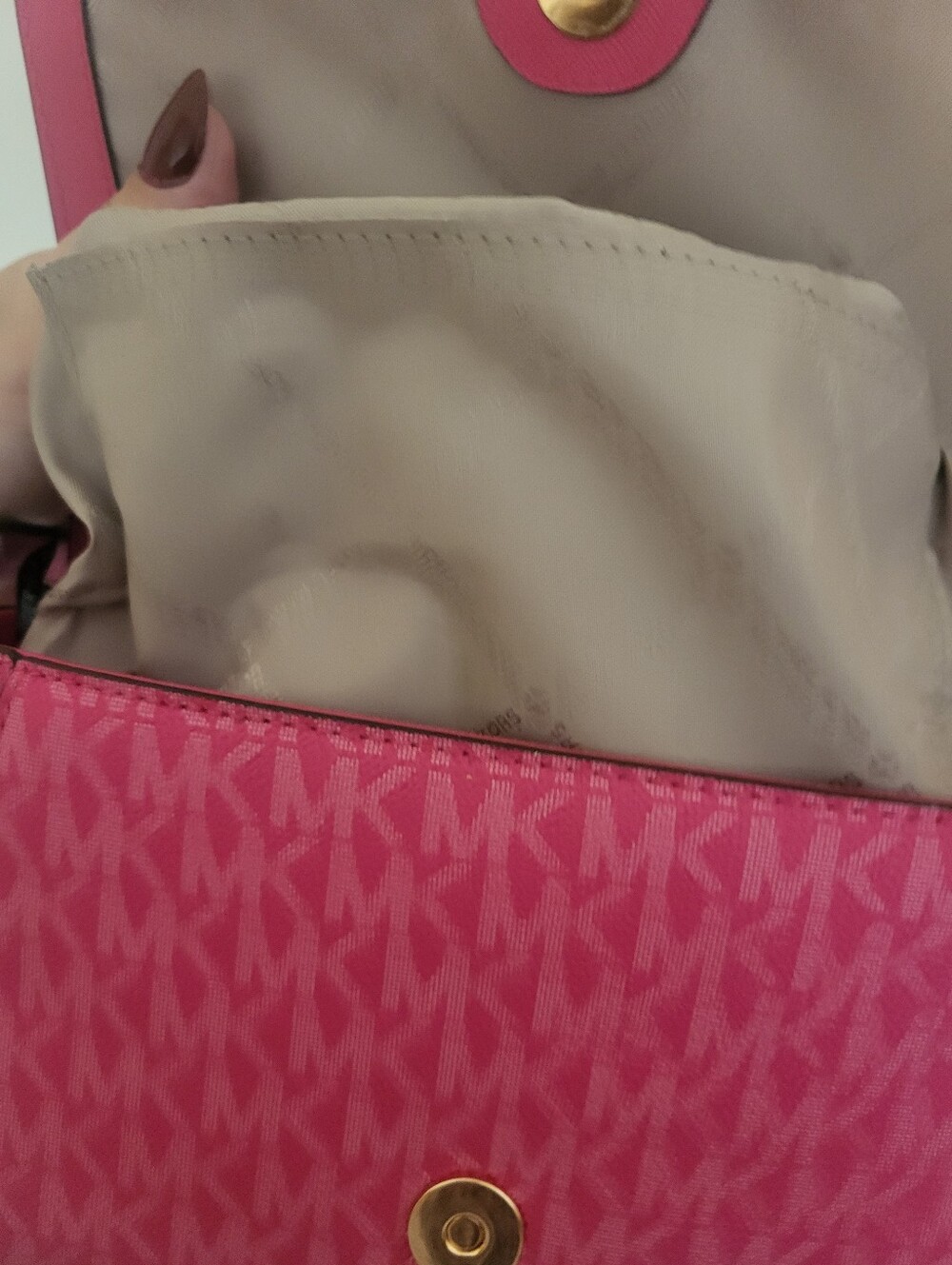 Euc Michael Kors Hot Pink Signature Crossbody with Gold Hardware - Picture 10 of 14